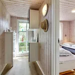 Сasa de vacaciones Alice - 1-3km From The Sea By Interhome *